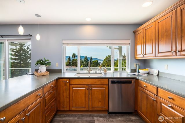 3602 W 8th Street, Anacortes, WA 98221