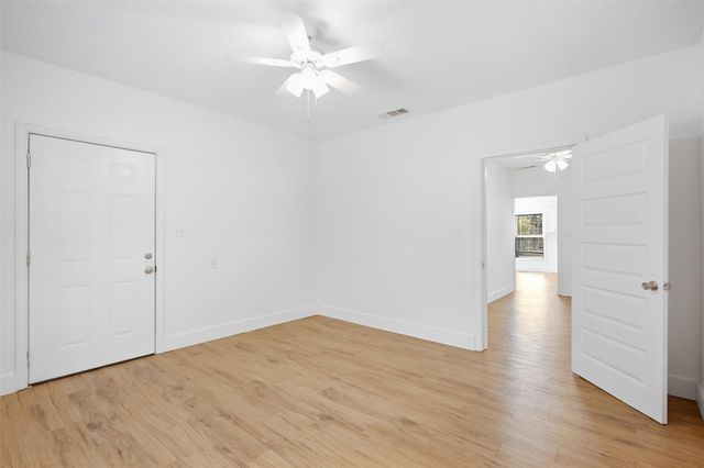 2222 W Bond Street, Denison, TX 75020