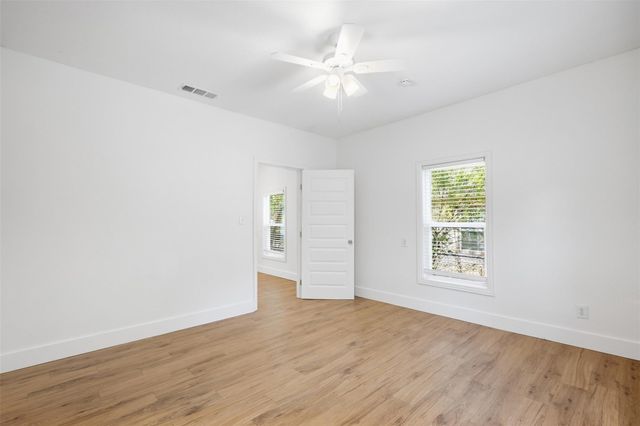 2222 W Bond Street, Denison, TX 75020