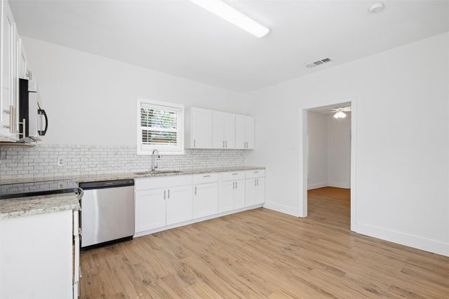 2222 W Bond Street, Denison, TX 75020