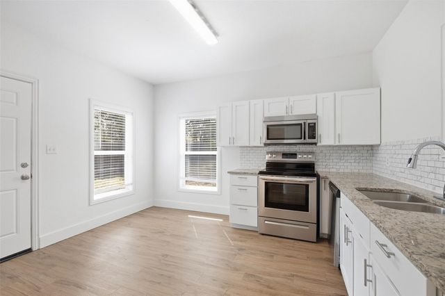 2222 W Bond Street, Denison, TX 75020