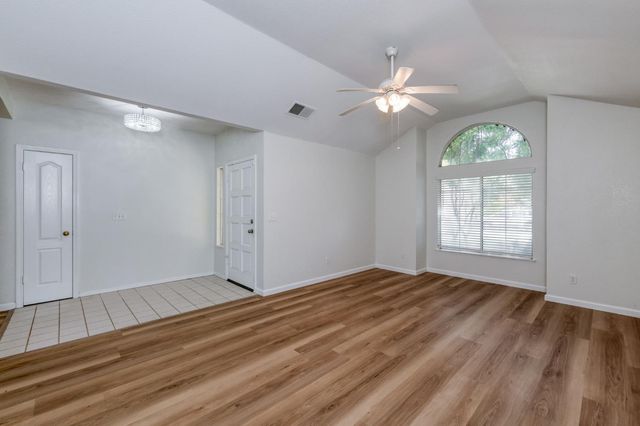 6342 N Selland Avenue, Fresno, CA 93711