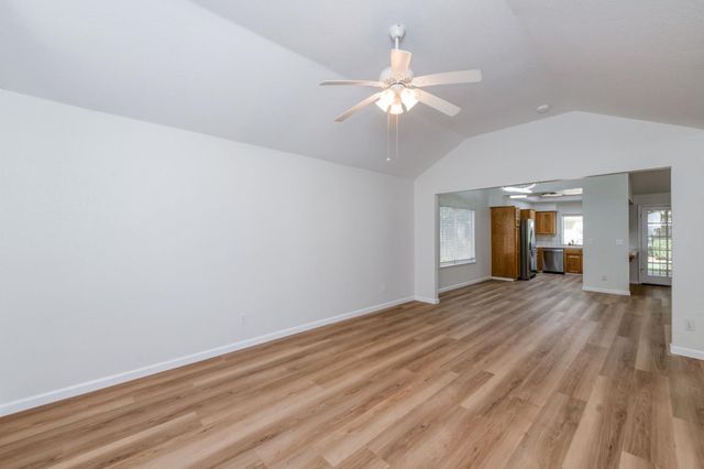6342 N Selland Avenue, Fresno, CA 93711