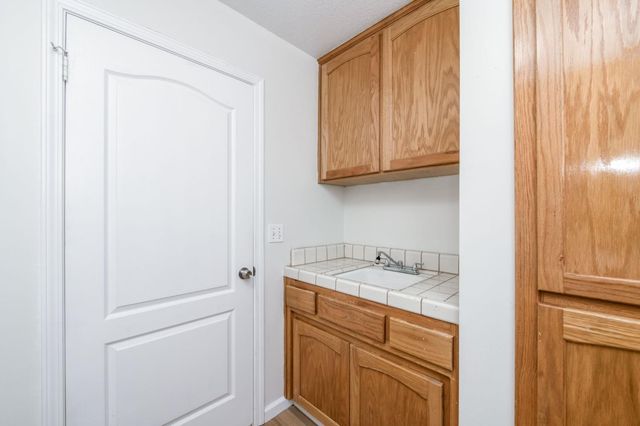 6342 N Selland Avenue, Fresno, CA 93711