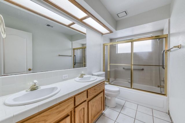 6342 N Selland Avenue, Fresno, CA 93711