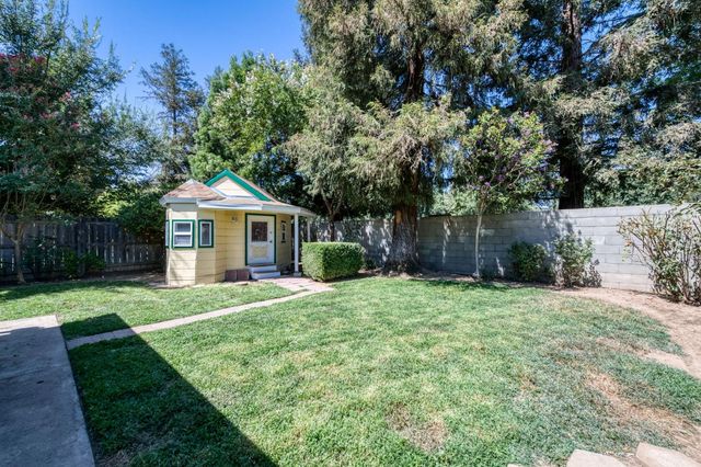 6342 N Selland Avenue, Fresno, CA 93711