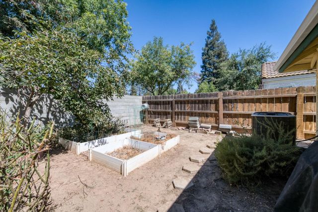 6342 N Selland Avenue, Fresno, CA 93711