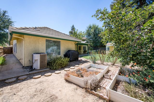 6342 N Selland Avenue, Fresno, CA 93711