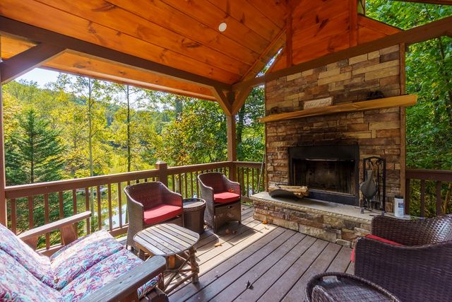 35 Wunder Bear Ridge Road, Morganton, GA 30560