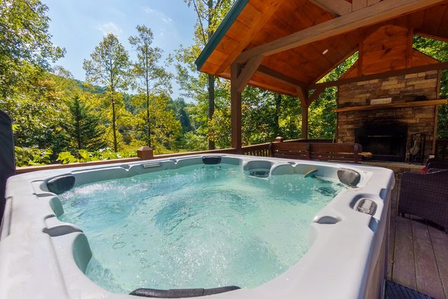 35 Wunder Bear Ridge Road, Morganton, GA 30560