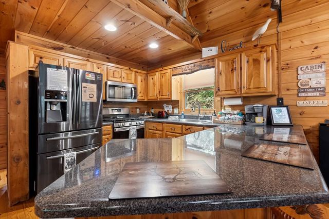 35 Wunder Bear Ridge Road, Morganton, GA 30560