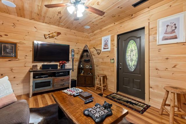 35 Wunder Bear Ridge Road, Morganton, GA 30560