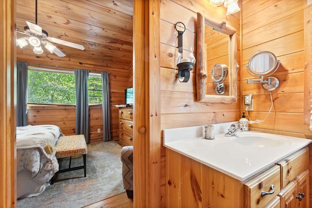 35 Wunder Bear Ridge Road, Morganton, GA 30560