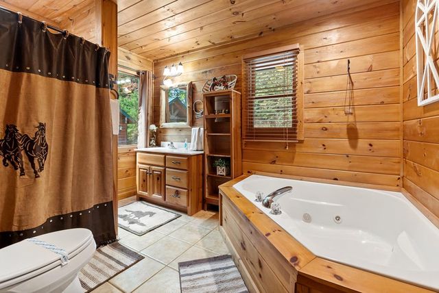 35 Wunder Bear Ridge Road, Morganton, GA 30560