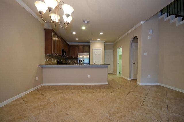 7 Umbria Lane, The Woodlands, TX 77382