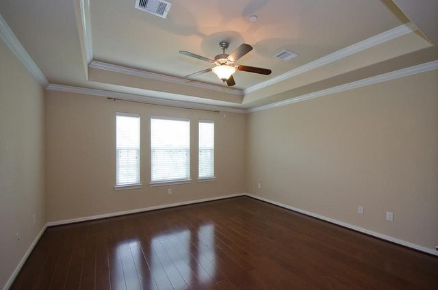 7 Umbria Lane, The Woodlands, TX 77382