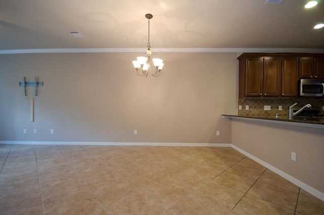7 Umbria Lane, The Woodlands, TX 77382