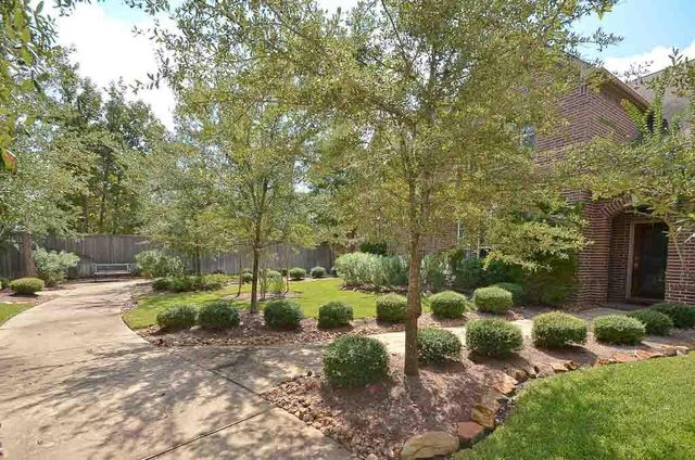 7 Umbria Lane, The Woodlands, TX 77382