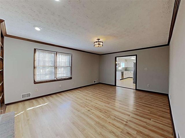 185 Deer Forest Road, Fayetteville, GA 30214