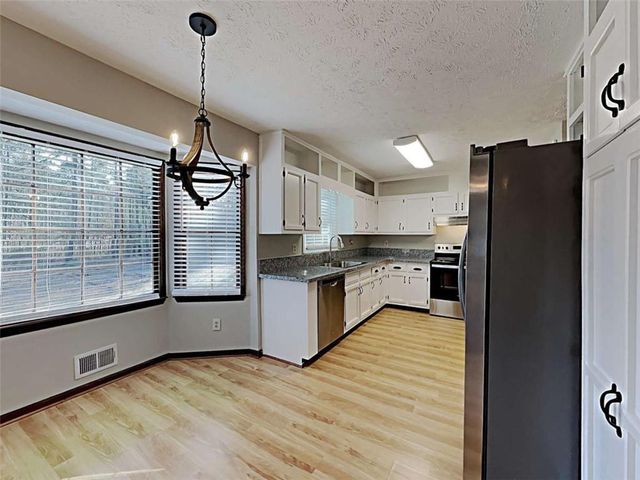 185 Deer Forest Road, Fayetteville, GA 30214