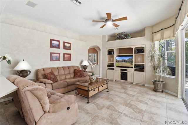 24 Boston Ivy Court, Homosassa, FL 34446