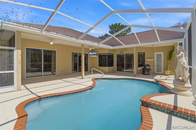 24 Boston Ivy Court, Homosassa, FL 34446