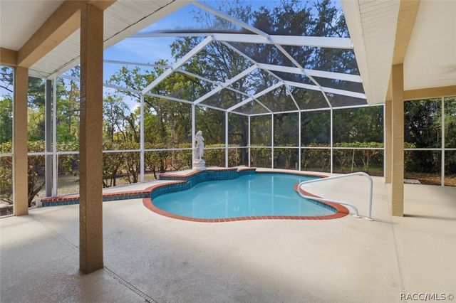 24 Boston Ivy Court, Homosassa, FL 34446