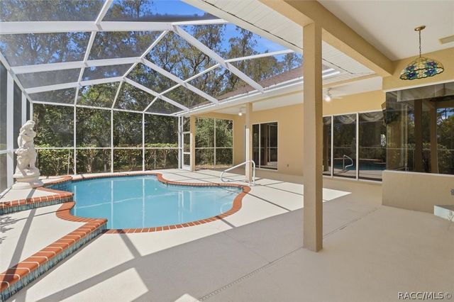 24 Boston Ivy Court, Homosassa, FL 34446