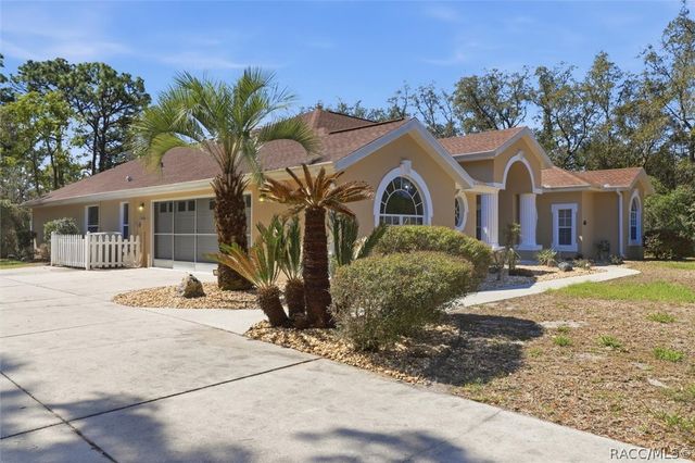 24 Boston Ivy Court, Homosassa, FL 34446