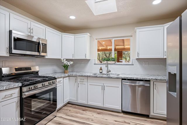 7850 E Bellevue Street, Tucson, AZ 85715