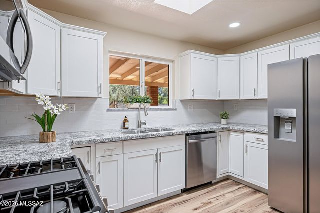 7850 E Bellevue Street, Tucson, AZ 85715