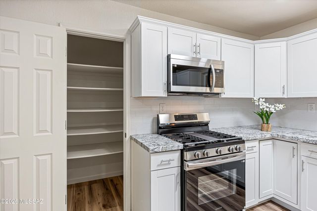 7850 E Bellevue Street, Tucson, AZ 85715