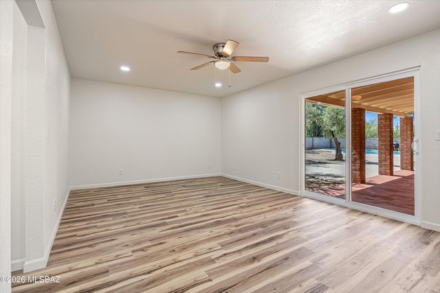 7850 E Bellevue Street, Tucson, AZ 85715