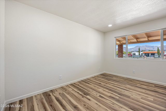 7850 E Bellevue Street, Tucson, AZ 85715