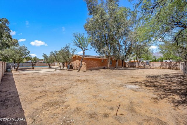 7850 E Bellevue Street, Tucson, AZ 85715