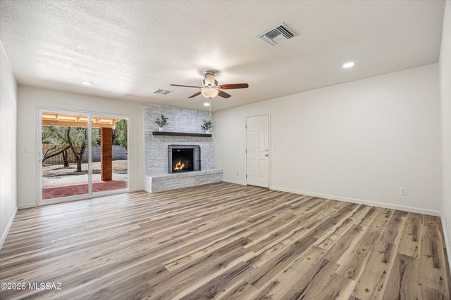 7850 E Bellevue Street, Tucson, AZ 85715