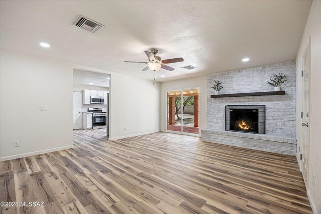 7850 E Bellevue Street, Tucson, AZ 85715