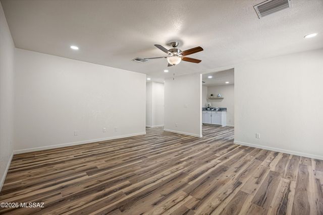 7850 E Bellevue Street, Tucson, AZ 85715