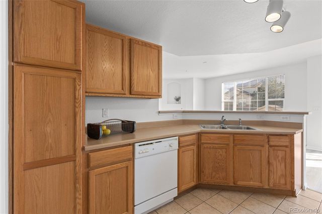 5756 N Genoa Way 12-208, Aurora, CO 80019