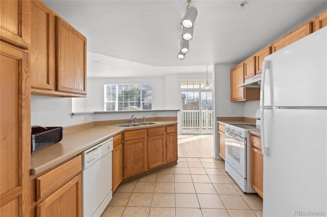 5756 N Genoa Way 12-208, Aurora, CO 80019