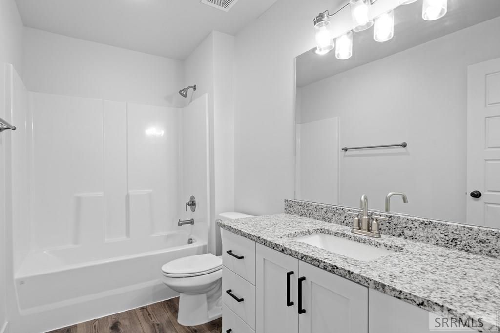 Image 9 of property listing at 276 Blue Sky Court, Sugar City, ID 83448