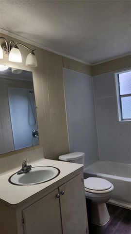 7102 Stewart Street, Hitchcock, TX 77563