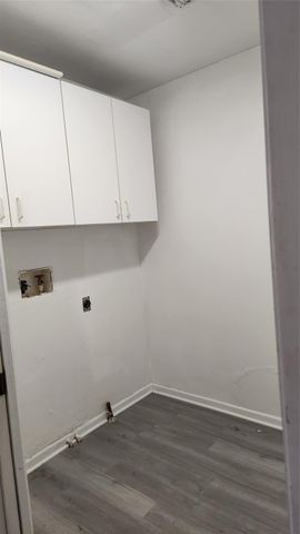 7102 Stewart Street, Hitchcock, TX 77563
