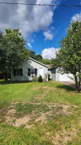 7102 Stewart Street, Hitchcock, TX 77563