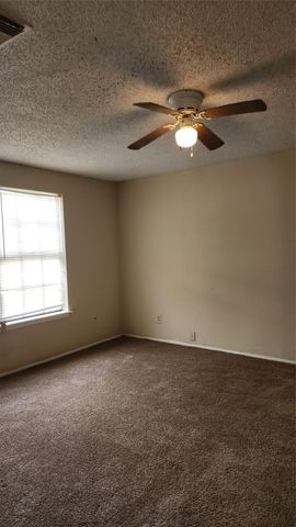 7102 Stewart Street, Hitchcock, TX 77563