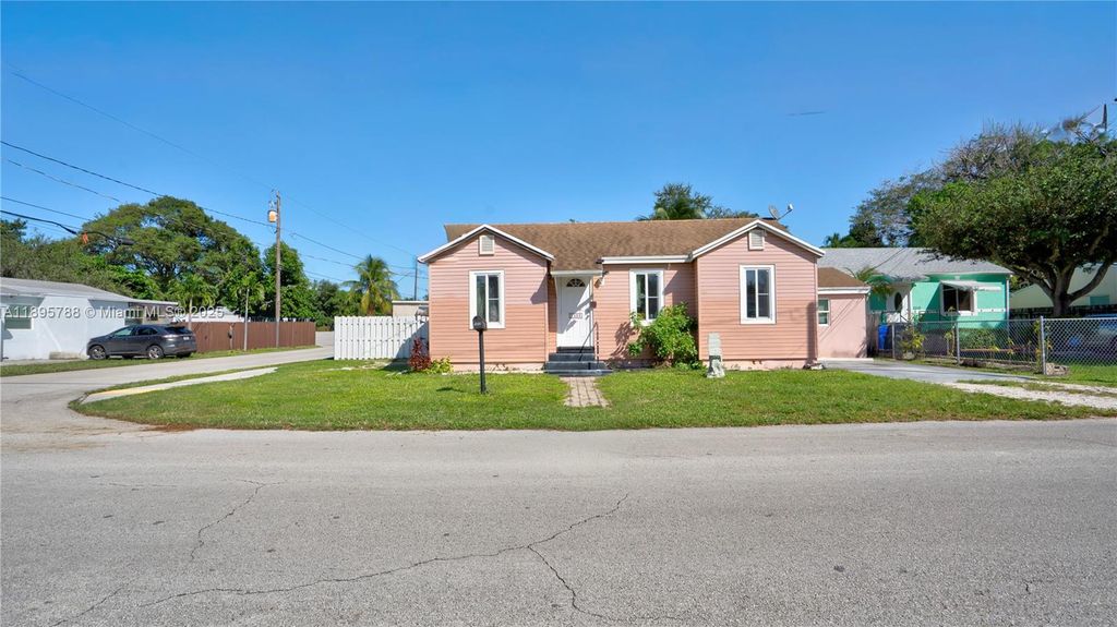 1023 N 25th Ave, Hollywood, FL 33020