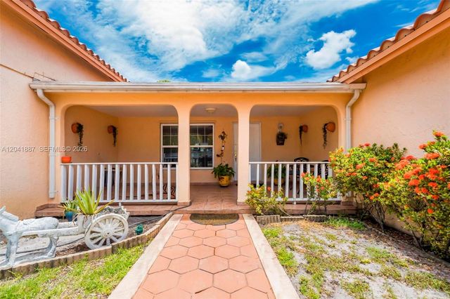 19240 NW 60th Ct, Hialeah, FL 33015