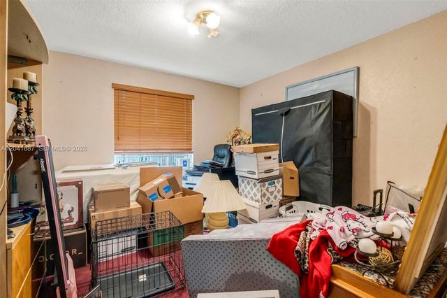 19240 NW 60th Ct, Hialeah, FL 33015