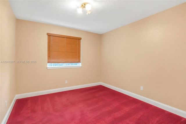 19240 NW 60th Ct, Hialeah, FL 33015