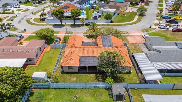 19240 NW 60th Ct, Hialeah, FL 33015